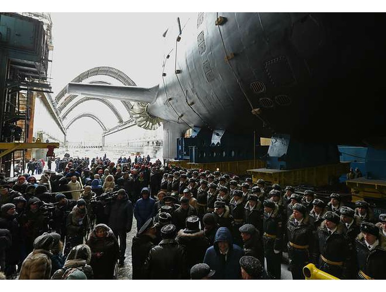 [ẢNH] Siêu tàu ngầm hạt nhân Nga, 