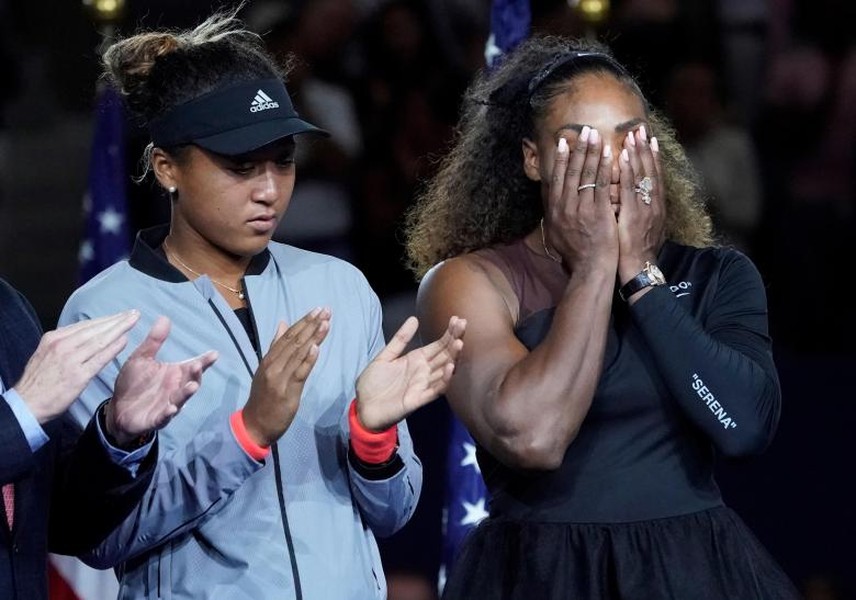 [ẢNH] Naomi Osaka gây ngỡ ngàng khi 'đè bẹp' Serena Williams giành Grand Slams Mỹ mở rộng