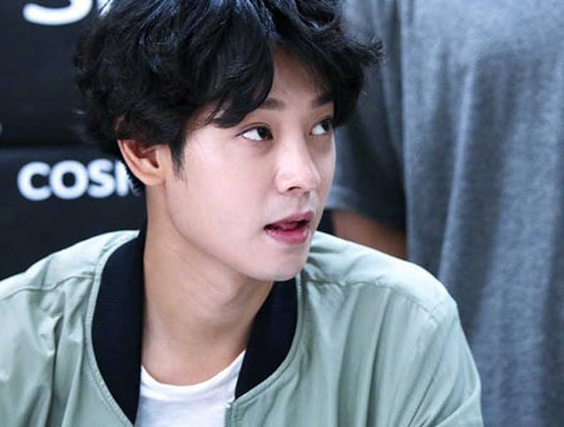 [ẢNH] Chân dung Jung Joon Young, nam ca sĩ phát tán 'clip nóng' chấn động Hàn Quốc