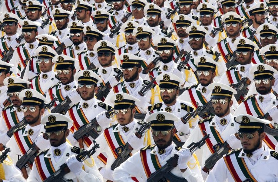 [ẢNH] Đối đầu với Mỹ, sức mạnh của lực lượng Vệ binh Cách mạng Hồi giáo Iran 