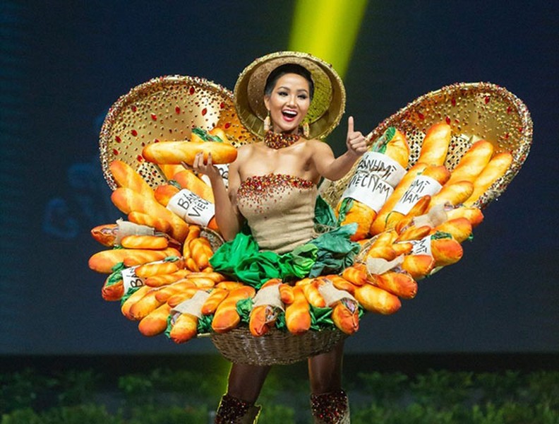 [ẢNH] Hành trình nhan sắc lọt top 50 Hoa hậu Hoàn vũ đẹp nhất thập niên của H'Hen Niê
