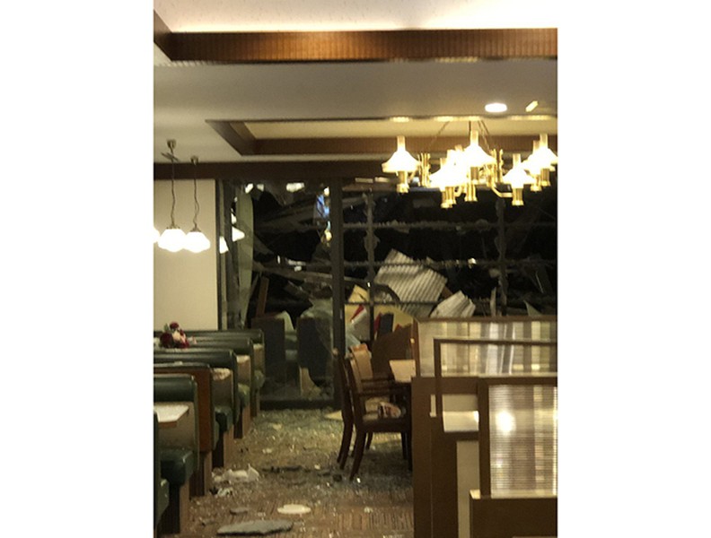 [ẢNH] Kinh hoàng nhà hàng Nhật phát nổ tan hoang khi khách đang dùng bữa