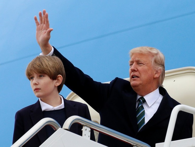 Quý tử 13 tuổi nhà Tổng thống Donald Trump gây bão bên lề hội nghị Mỹ - Triều