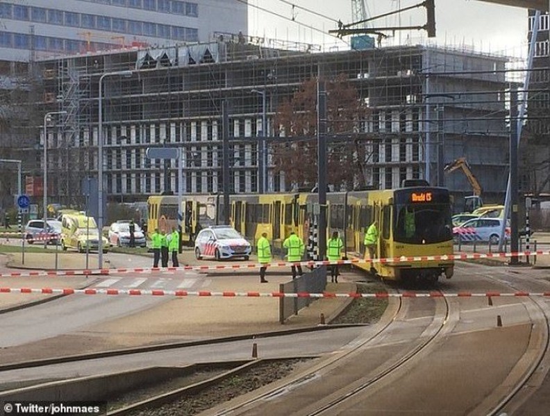 Thông tin mới nhất về vụ xả súng trên xe điện ngầm ở Hà Lan