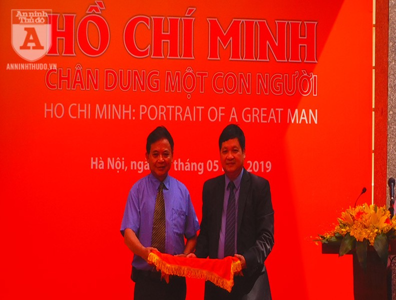 [Ảnh] Chiêm ngưỡng 200 hiện vật vô giá về Chủ tịch Hồ Chí Minh
