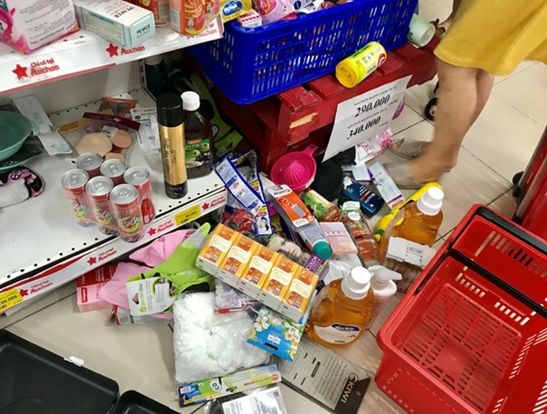 Hành xử xấu xí của một bộ phận người Việt tại siêu thị Auchan