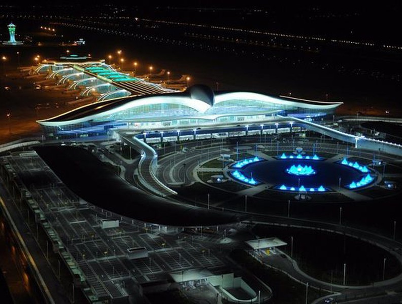 [ẢNH] 15 sân bay bận rộn, hiện đại và độc đáo nhất thế giới