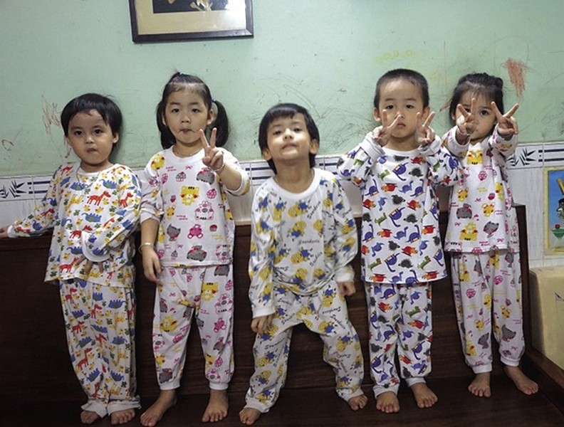 Hành trình khôn lớn của ca sinh 5 đầu tiên ở Việt Nam, giờ các bé đã vào lớp 1