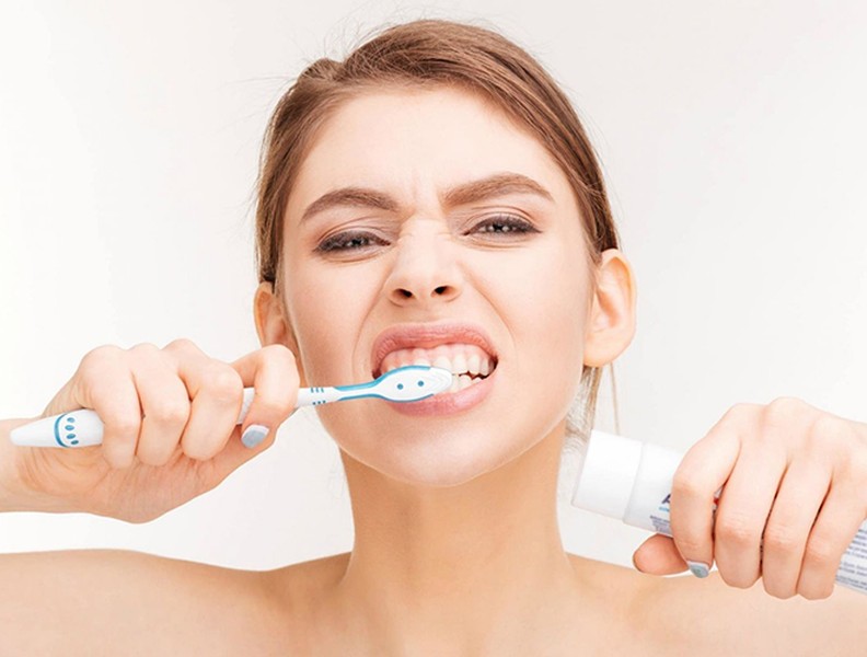 [ẢNH] Những sai lầm thường gặp trong quá trình vệ sinh răng miệng