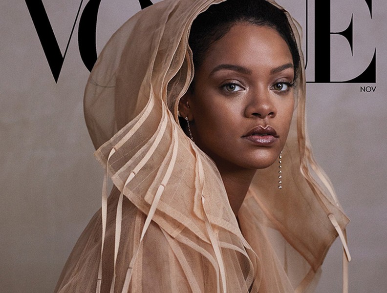 [ẢNH] Rihanna: Từ tuổi thơ ngập tràn trong bạo lực đến nữ ca sĩ có khối tài sản 