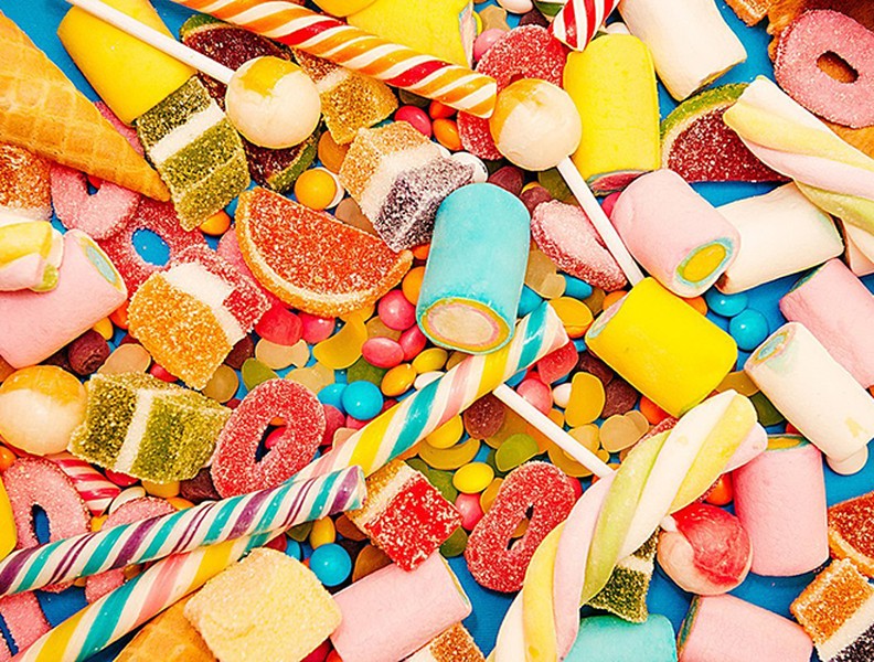 [ẢNH] Chuyện gì sẽ xảy ra với cơ thể nếu bạn ăn quá nhiều đồ ngọt?