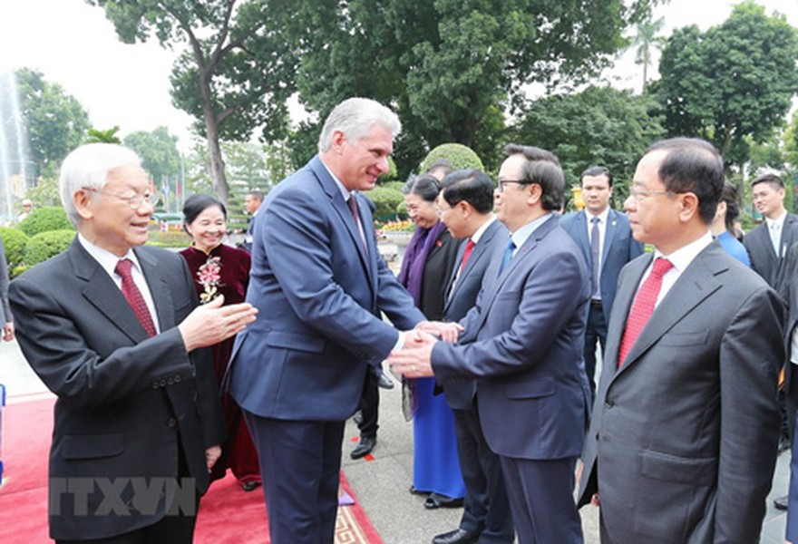 Tổng Bí thư, Chủ tịch nước Nguyễn Phú Trọng đón Chủ tịch Cuba thăm Việt Nam