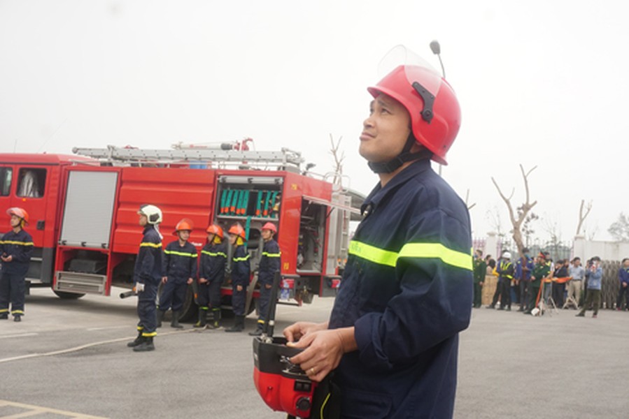 Nhiều lực lượng tham gia diễn tập phương án chữa cháy, cứu nạn