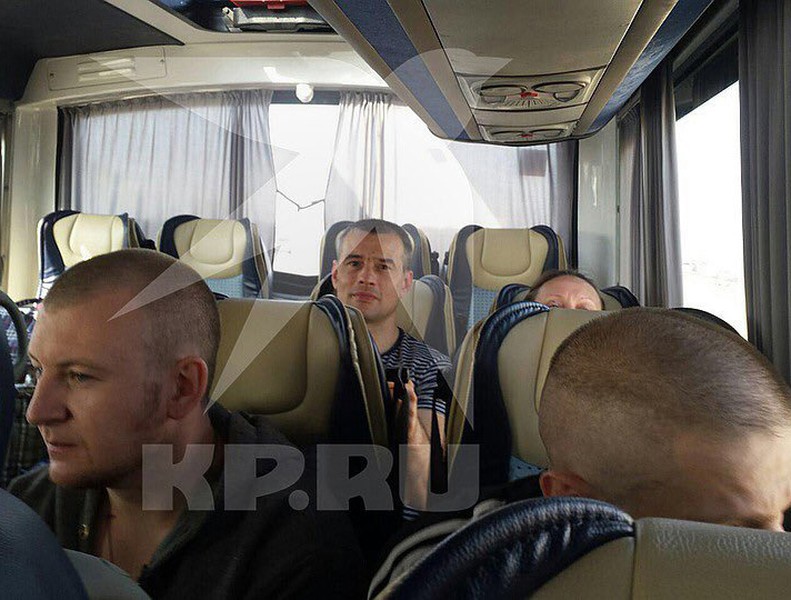 Những hình ảnh xúc động tại cuộc trao đổi tù nhân lịch sử giữa Ukraine và Nga