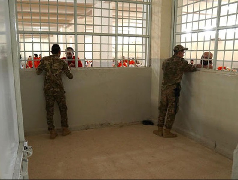 Bí mật trong những trại giam khủng bố IS do người Kurd Syria kiểm soát