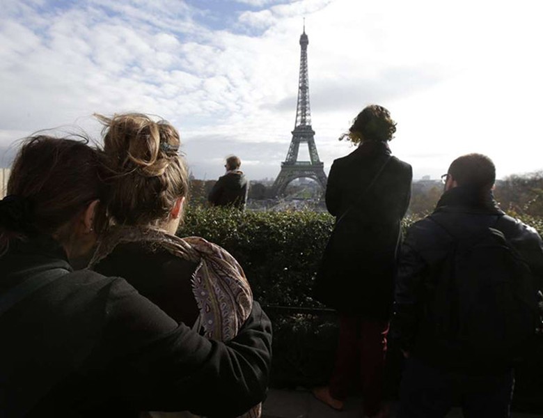 Những bức ảnh gợi lại ký ức bi thương vụ tấn công khủng bố Paris năm 2015