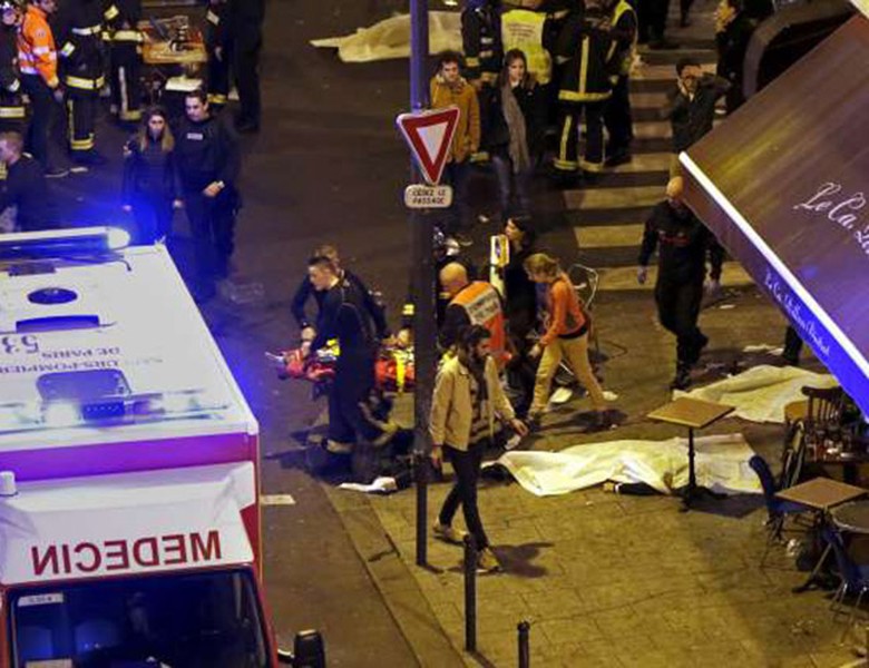 Những bức ảnh gợi lại ký ức bi thương vụ tấn công khủng bố Paris năm 2015