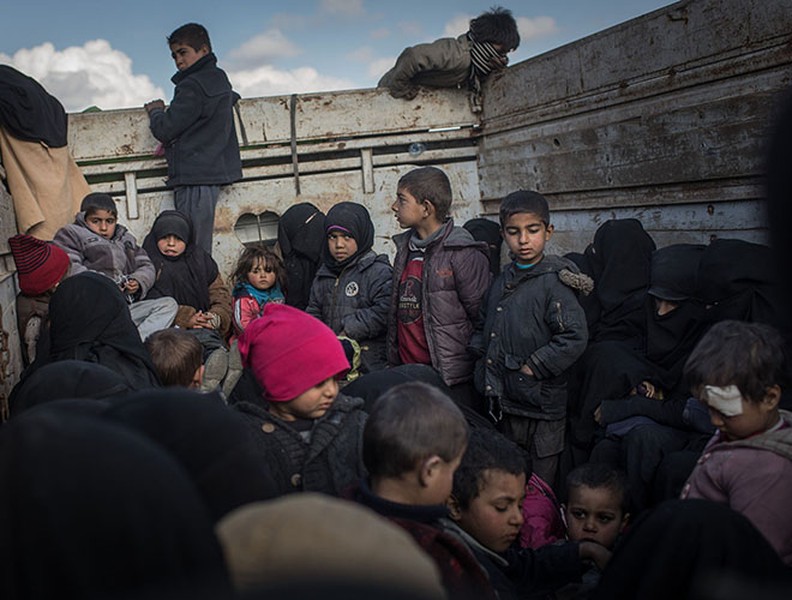 Nga giải cứu con của nghi phạm IS, 40 quốc gia khác vẫn lẩn tránh trách nhiệm