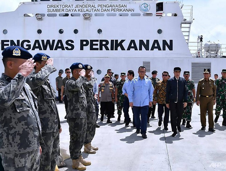 Tổng thống Indonesia thăm đảo Natuna trong bối cảnh đối đầu với tàu Trung Quốc