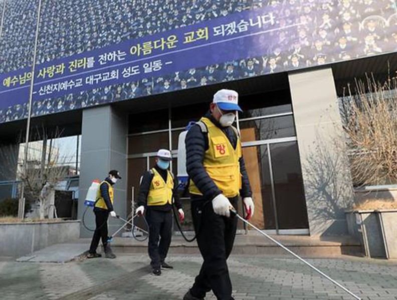Hàn Quốc điều tra nhà thờ Shincheonji, ổ dịch Covid-19 lớn nhất nước này
