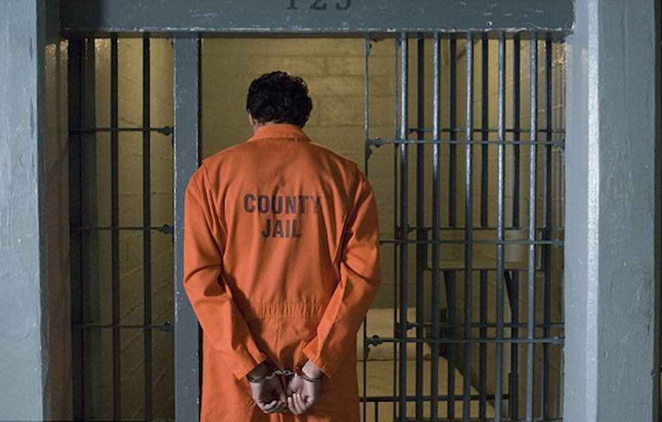 [ẢNH] Sự thật đáng sợ về tình trạng xâm hại tình dục phạm nhân nam trong các nhà tù của Mỹ