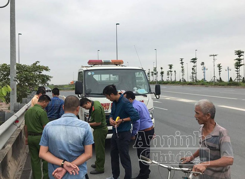 Hà Nội: Xe cứu hộ mất lái tông vào nhóm người tập thể dục ven đường, 2 người tử vong