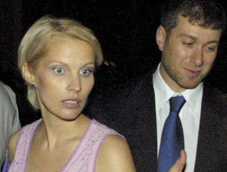 Tỉ phú Abramovich: Chỉ chung thủy với Chelsea, thay vợ và bồ như thay áo!