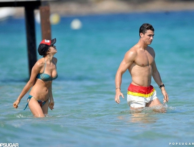 Có tất cả, Ronaldo vẫn tơ tưởng về tình cũ Irina Shayk