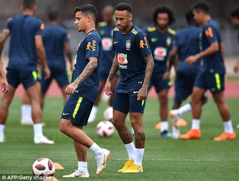 [ẢNH] Mặc mọi giễu cợt, Neymar lém lỉnh diễn lại 