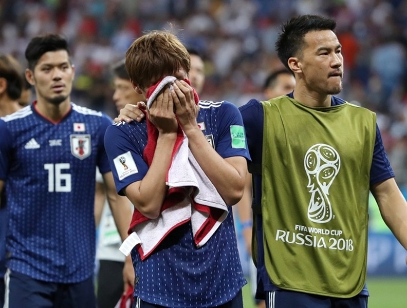 [ẢNH] Đây là cách ĐT Nhật Bản được chào đón sau khi trở về từ World Cup