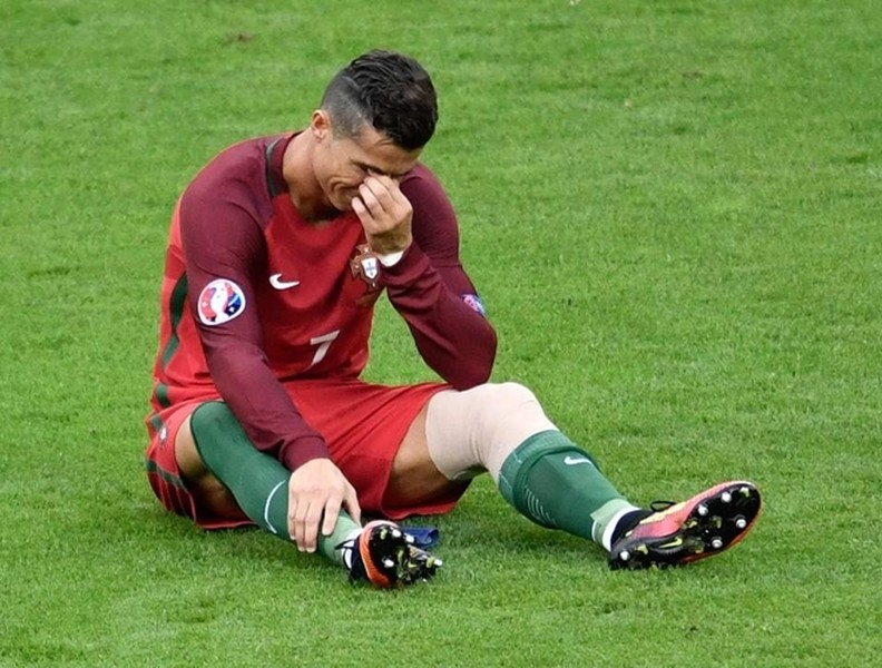 [ẢNH] 6 lần bật khóc như đứa trẻ đáng nhớ nhất sự nghiệp của Ronaldo