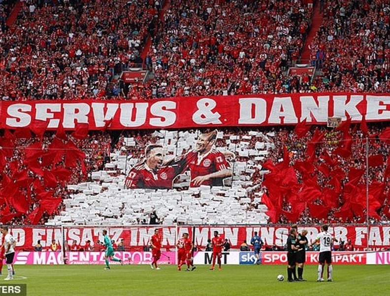 [ẢNH] Robben và Ribery bật khóc trong ngày chia tay Bayern bằng chức vô địch