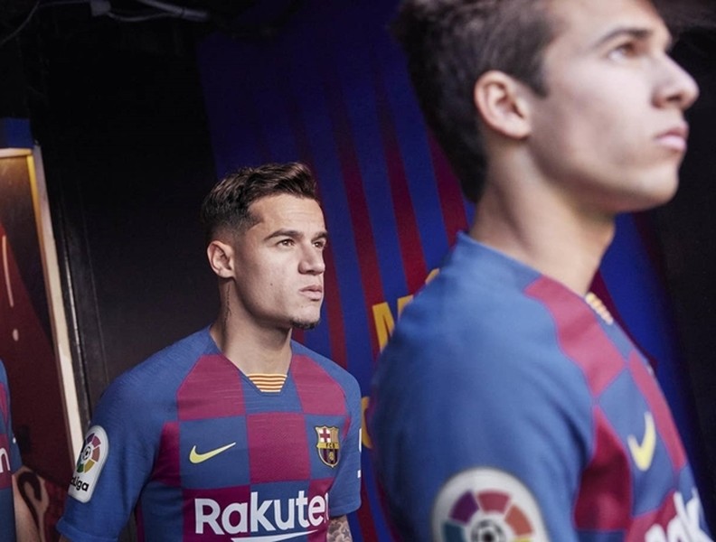 [ẢNH] Messi và đồng đội mặc áo đấu phá cách táo bạo của Barca