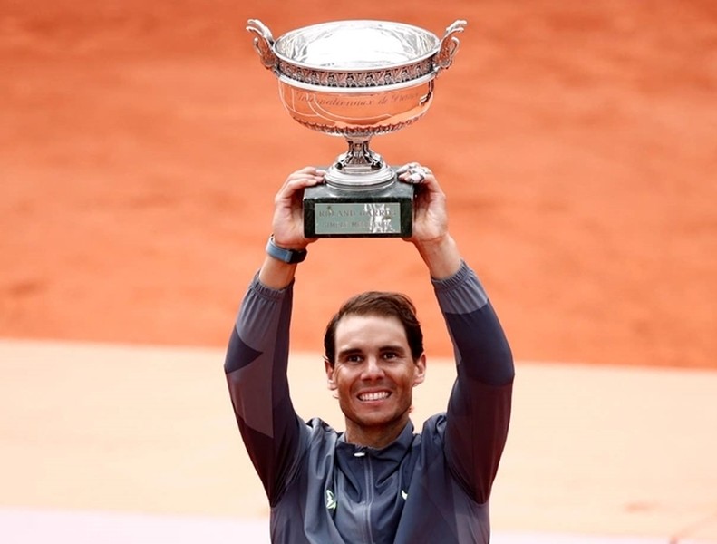 [ẢNH] Khoảnh khắc vỡ òa của Nadal khi giành Grand Slam thứ 18