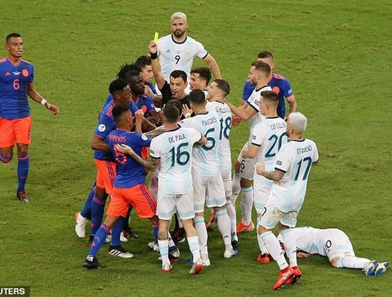 [ẢNH] Messi cúi đầu, Argentina gặp ác mộng trận ra quân Copa America 2019