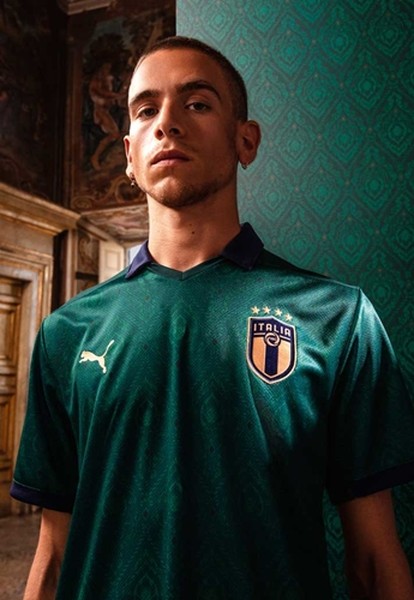 [ẢNH] Đội tuyển Italia ra mắt mẫu áo đấu mới cực chất