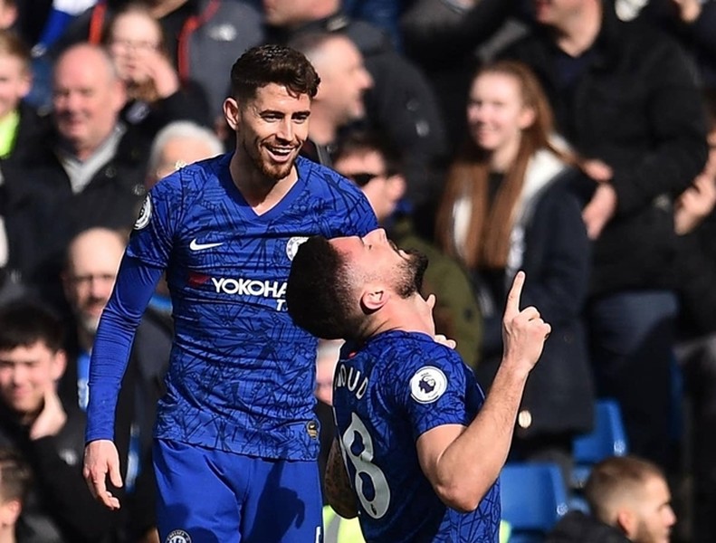 [ẢNH] Jose Mourinho cười bí hiểm khi lần thứ hai thua học trò cũ Frank Lampard