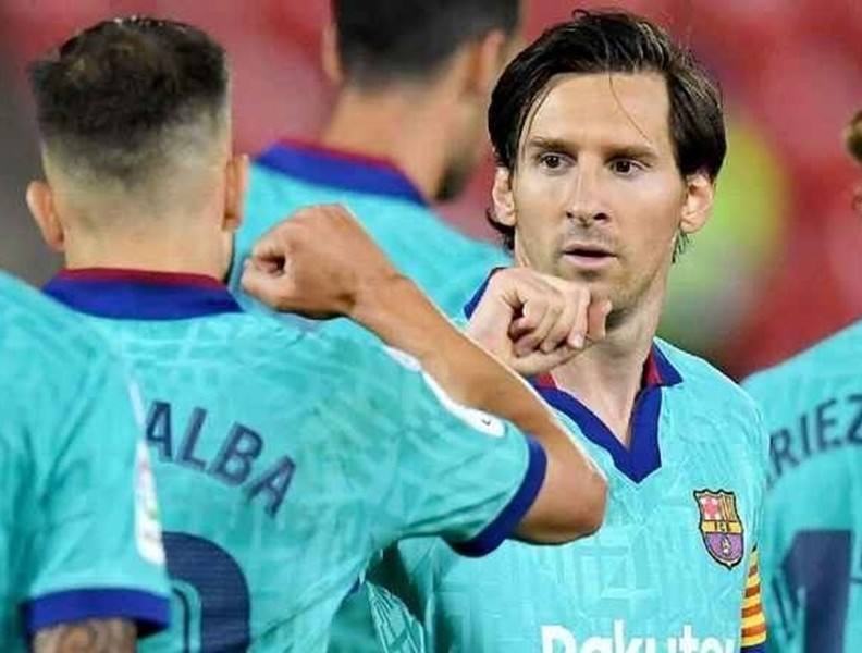 [ẢNH] Messi gây sốt khi xuất hiện trở lại như một 