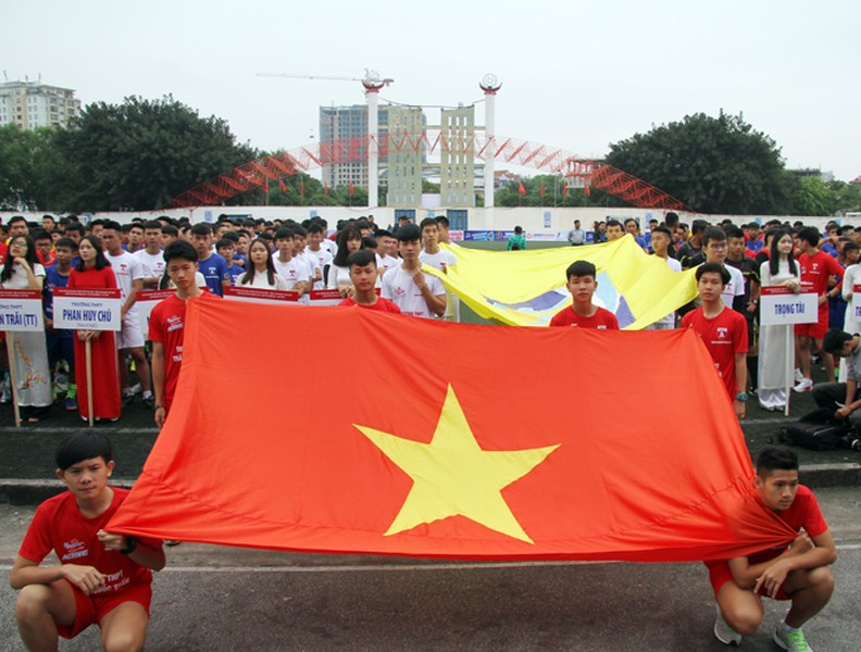 [Ảnh] Sôi nổi ngày khai màn sân chơi bóng đá học sinh THPT lớn nhất Hà Nội