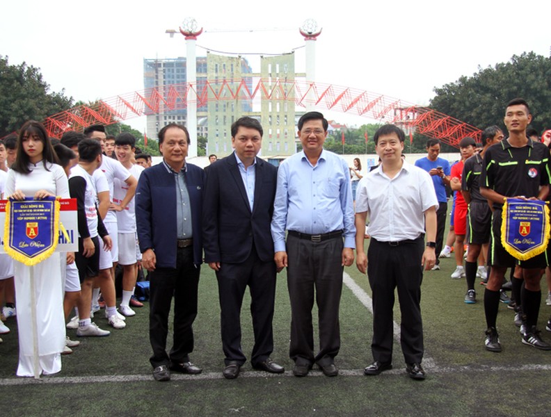 [Ảnh] Sôi nổi ngày khai màn sân chơi bóng đá học sinh THPT lớn nhất Hà Nội