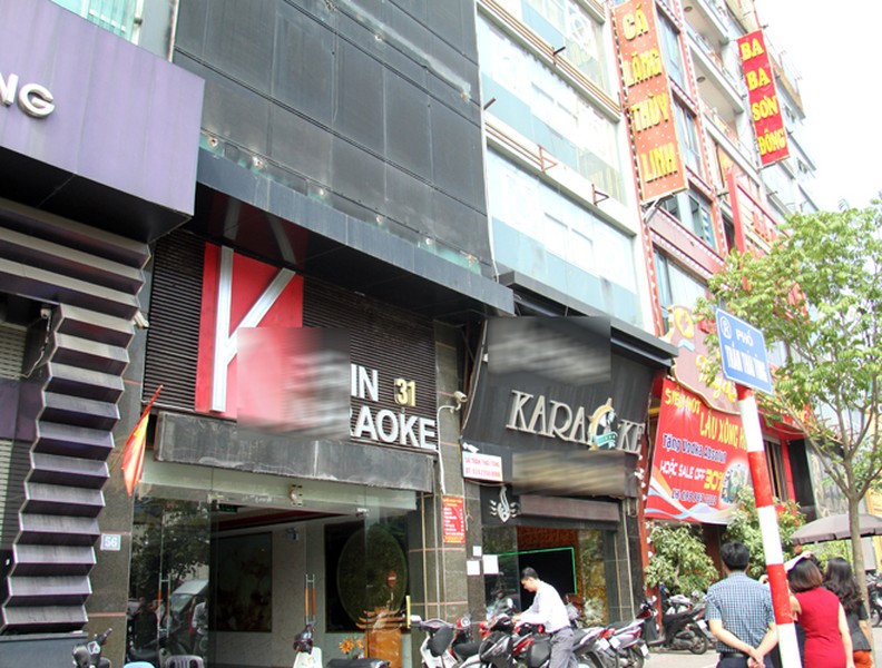 Kiểm tra đột xuất hai cơ sở karaoke trên phố Trần Thái Tông
