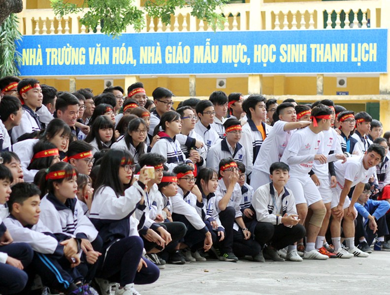 Thầy trò trường Nguyễn Thị Minh Khai tưng bừng xuất quân