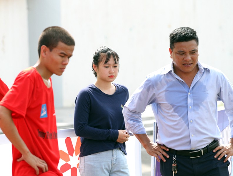 [ẢNH] ĐKVĐ - THPT Nguyễn Thị Minh Khai đã vấp ngã như thế nào?