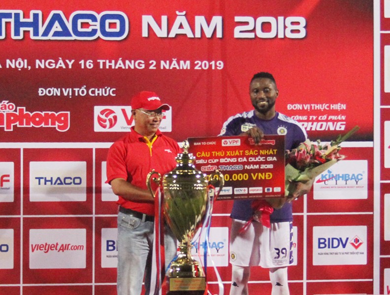 [ẢNH] Thắng dễ Bình Dương, Hà Nội FC đoạt Siêu cúp quốc gia 2018
