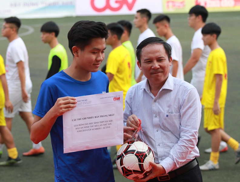 [ẢNH] Toàn cảnh lễ bế mạc, trao giải bóng đá học sinh Hà Nội 2019