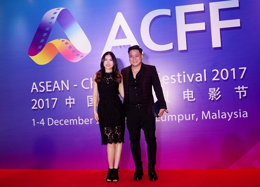 Minh Tiệp cùng vợ sang Malaysia để tham dự Liên hoan phim
