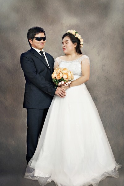 [ẢNH] Xúc động trước bộ ảnh cưới của các cặp đôi khuyết tật