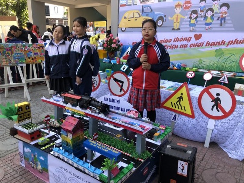 23 trường tiểu học Hà Nội giao lưu về kỹ năng tham gia giao thông an toàn