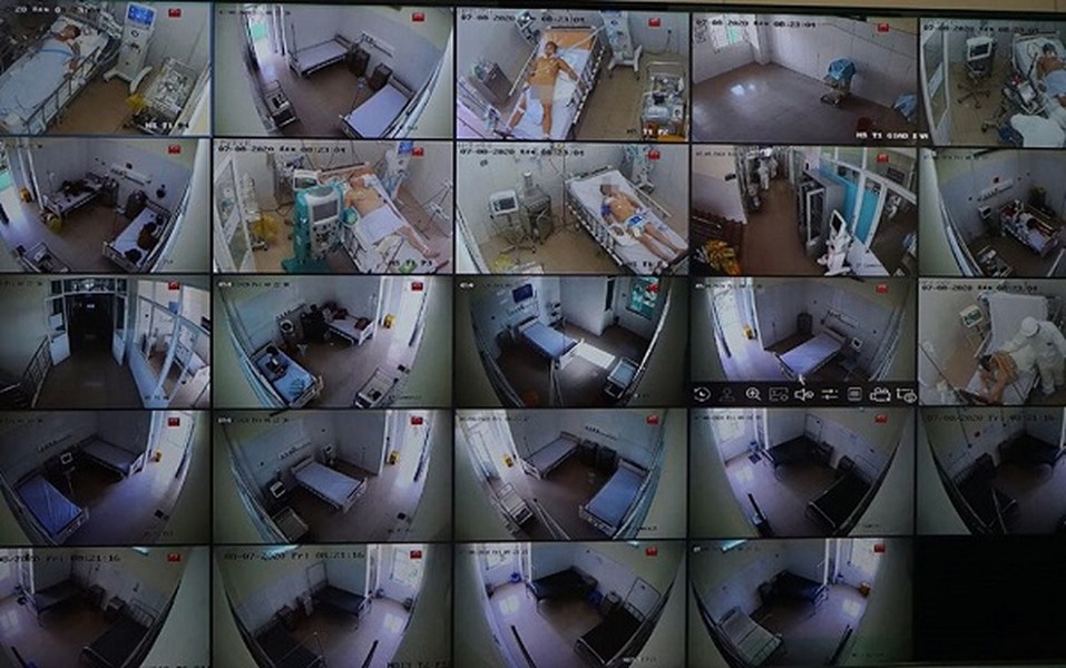 Những hình ảnh hiếm hoi bên trong phòng điều trị bệnh nhân Covid-19 nặng ở Đà Nẵng