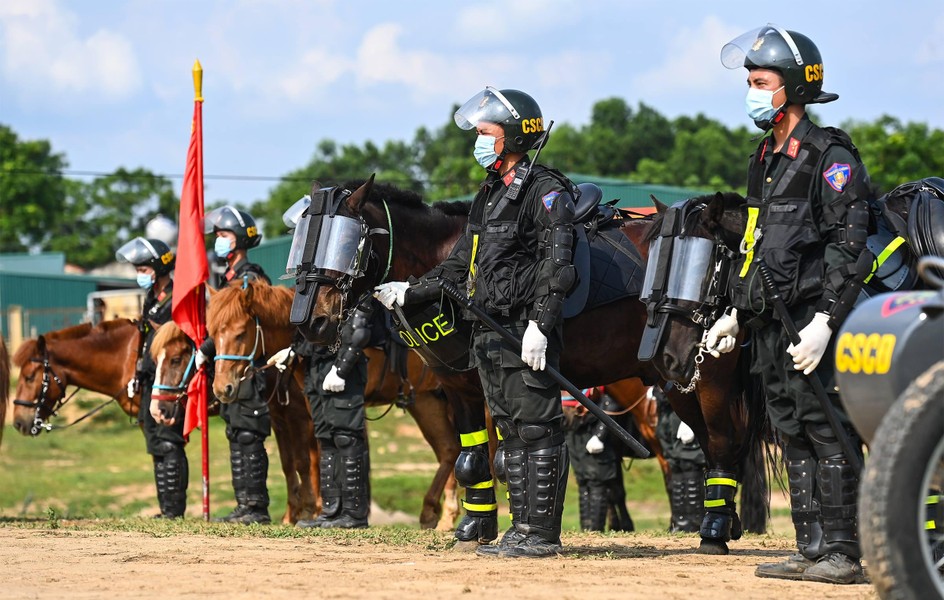 Cảnh sát Cơ động kỵ binh ngày một thuần thục kỹ năng nghiệp vụ